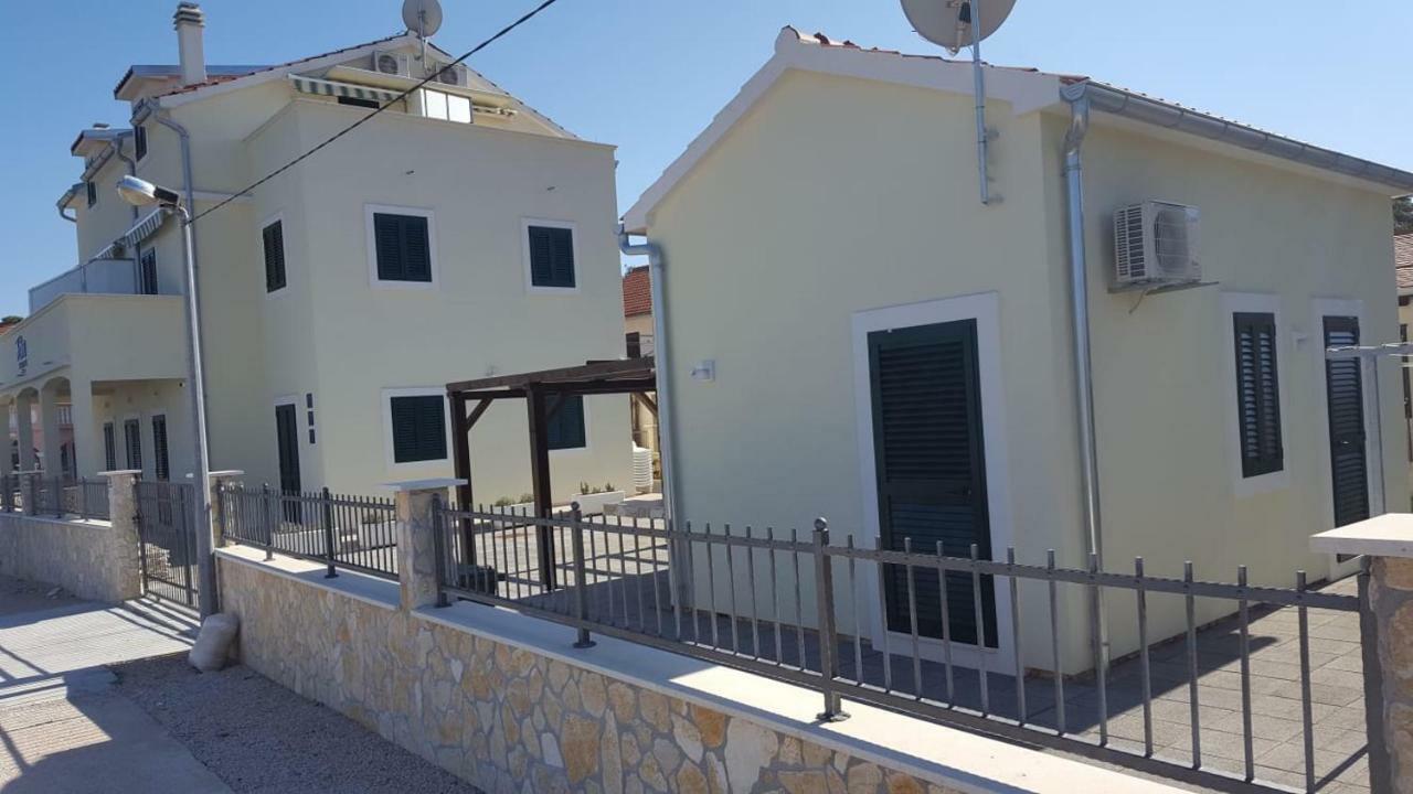 Riva Apartamento Krapanj Exterior foto